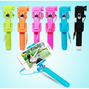 Wired selfie stick