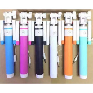 Wired selfie stick