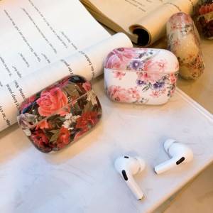 Pink, blue and red rose vintage French protector