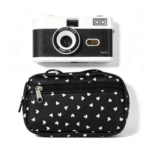 35mm Reusable Film Camera with Heart‑Pattern Travel Pouch
